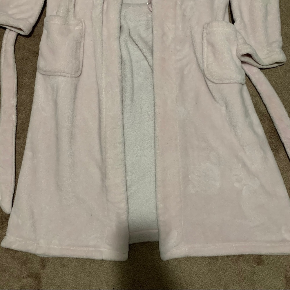 Women's Pink Fleece Robe - Picture 2 of 12